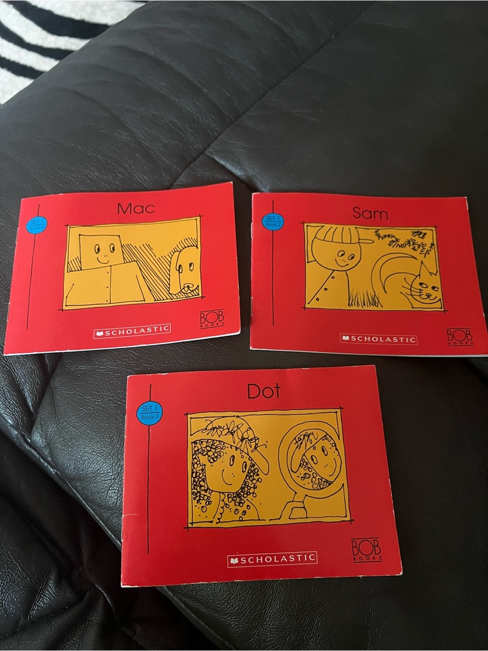 Scholastic Bob Books Set: Mac, Sam, Dot - Red Covers